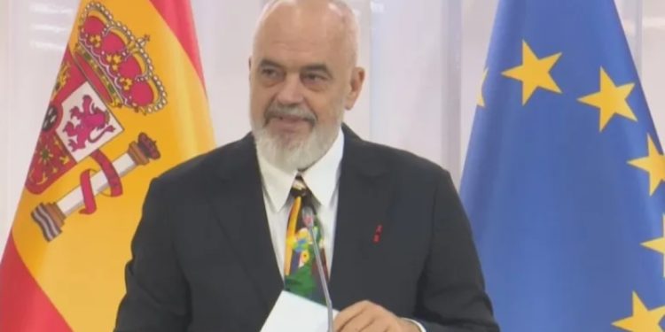 “Shqipëria, po guxon shumë!”/ Kryeministri Rama: Jemi i vetmi vend në botë, së shpejti prisni…