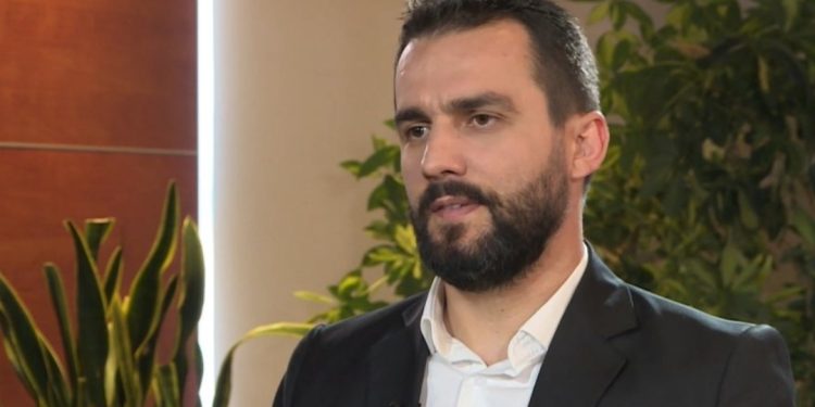 Gara për bashkinë e Tiranës, Lapaj kundër rrymës! Tregon vendimin që ka marrë…