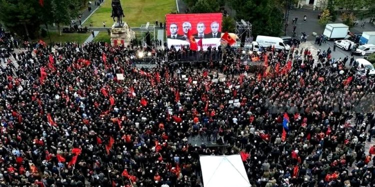 “Theu” urdhrin e Berishës, kush është deputeti i PD që kapet “mat” nën shoqërinë e Socialistëve