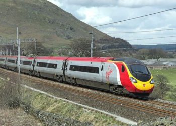 Me shpejtësi 120 km/h, treni modern Durrës – Rrogozhinë përfundon në vitin…