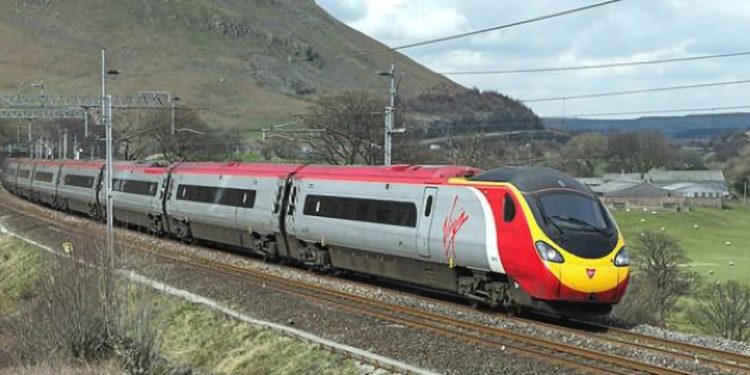 Me shpejtësi 120 km/h, treni modern Durrës – Rrogozhinë përfundon në vitin…