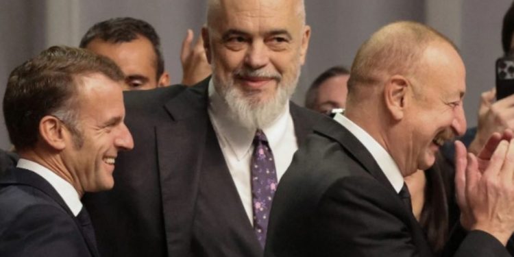 Shakaja për Trumpin bëri xhiron e botës, reagon kryeministri Rama: Helmi politik…