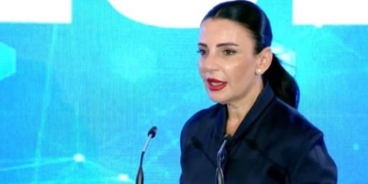 Balluku: Sistem i ri për hyrje-daljet në zonën Schengen, ja si funksionon