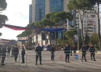 Kujdes shoferët! Bllokohen rrugët e Tiranës, ja akset dhe oraret…