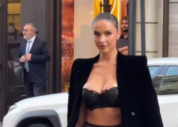 Oriola Marashi “çmend” meshkujt: Bën xhiro në qytet vetëm me të brendshme…