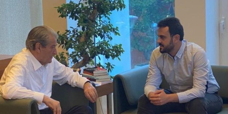 E papritur! Deputeti demokrat nuk kursen kritikat për Sali Berishën: Të largohet nga PD-ja…