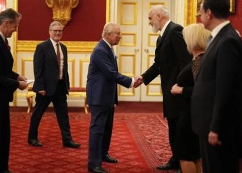 Pas përplasjes për UÇK-në, Edi Rama pranë Albin Kurtit në Londër/ Ja çfarë ra në sy…