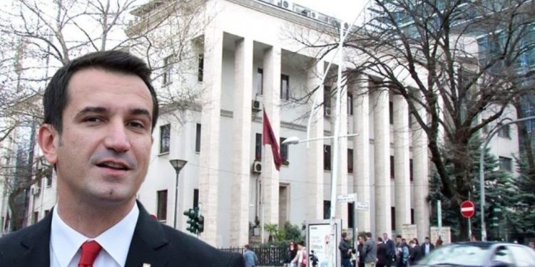 A do të jetë fizikisht prezent Erion Veliaj në Kushtetues? Drejtoria e Burgjeve merr VENDIM final…