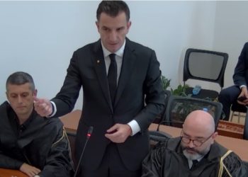 Përfaqësuesi i qeverisë e pyeti për ndërprerjen e mandatit, Veliaj i përgjigjet ashpër: Nuk kam vdekur…