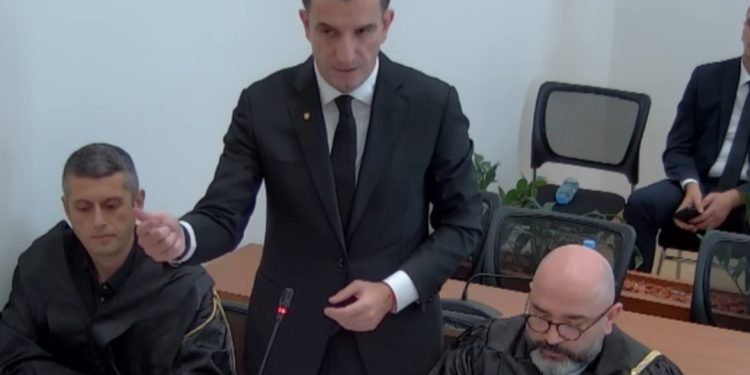 Përfaqësuesi i qeverisë e pyeti për ndërprerjen e mandatit, Veliaj i përgjigjet ashpër: Nuk kam vdekur…