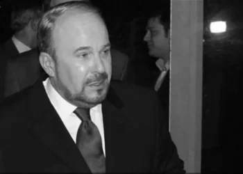 2 nëntori shpallet nga qeveria ditë zie kombëtare në nderim të Fatos Nanos