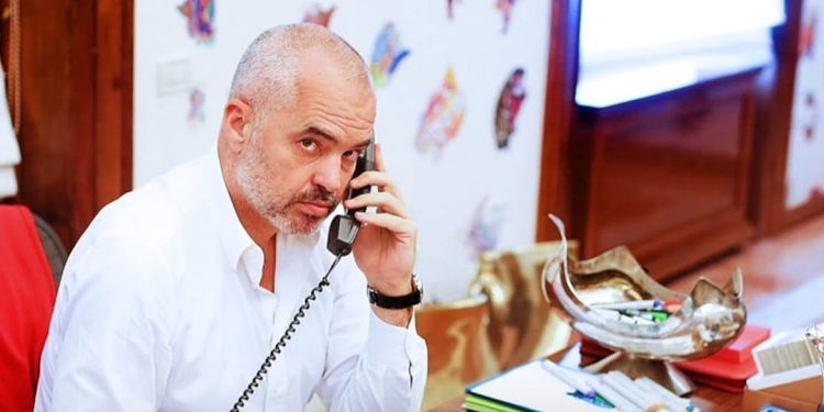 Lajm FANTASTIK! Rama shpërblen administratën me rritje rroge, ja kush përfiton…