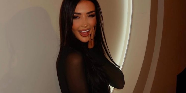 Xheneta Fetahu shfaqet pa reçipeta, FOTOT e saj bëhen virale në rrjet