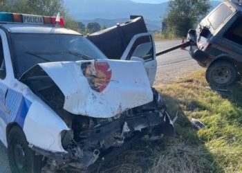 LAJM I FUNDIT/ Makina e Policisë aksidentohet me “Benzin”, dy efektivët dhe shoferja…