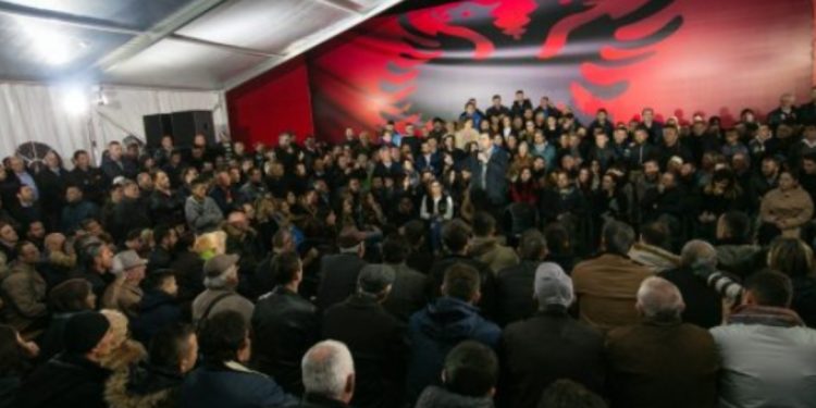 Plani ekstrem i Berishës/ PD “ndërton” shtëpinë e re në Bulevard, çfarë pritet…