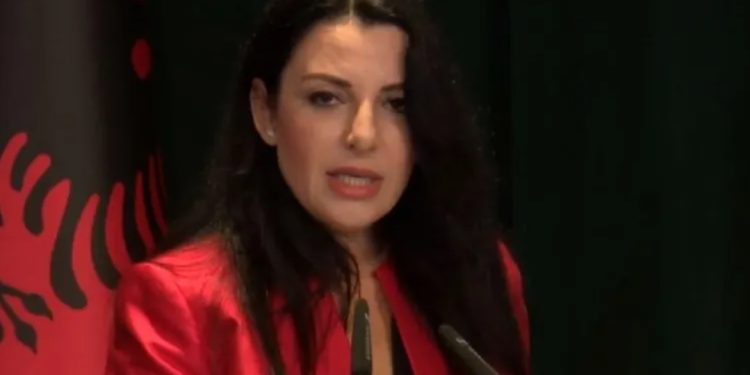 Linjë e re ajrore/ Balluku: Do t’u shërbejë mijëra shqiptarëve, lidh Tiranën me…