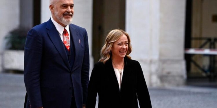 Mbledhja e qeverive Shqipëri-Itali, Rama niset në Romë! Kush janë 10 ministrat që e shoqërojnë…