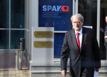 Refuzoi të paraqitej për 21 Janarin! Berisha “zihet ngushtë”/ Çfarë pritet sot…