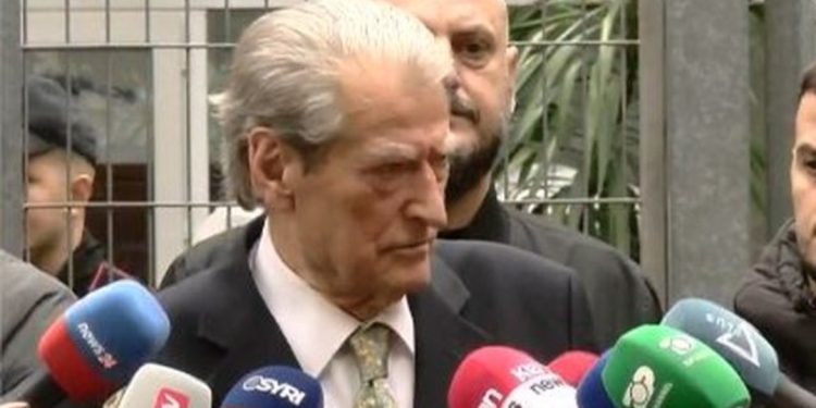 Hetimet për “21 Janarin”/ Pas dy orësh, Berisha del nga SPAK-u, ja çfarë deklarova…