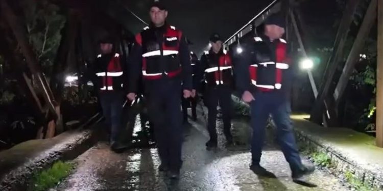 Paniku nga moti i keq/ Drejtuesit më të lartë të Policisë “blindojnë” zonën e…