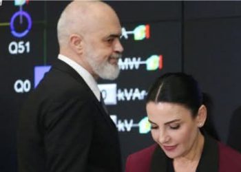 Pyetet për herë të parë për pezullimin e Ballukut, Rama “shpërthen” me kritika: Kaq të vështirë…
