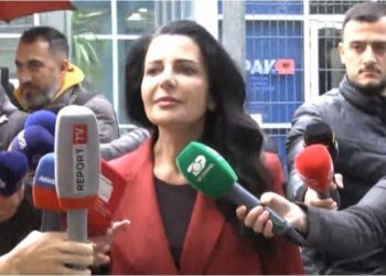Pas më shumë se gjysmë ore, Balluku del nga GJKKO! Nuk pranon të…