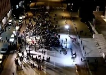 Pak njerëz te protesta e PD, Berisha: Ne do ta rrëzojmë qeverinë e Edi Ramës…