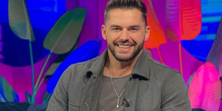 LAJM I FUNDIT/ E pabesueshme! Ndërron jetë këngëtari i njohur, Shpat Kasapi