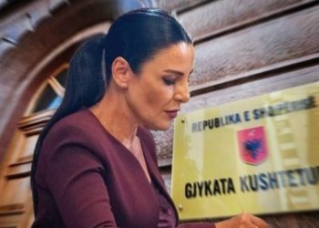 Qeveria kërkon të anulohet “pezullimi”/ Kushtetuesja befason me vendimin për Ballukun…