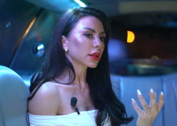 “Do iki nga Shqipëria!”/ Shpërthen aktivistja ndaj politikanëve Shqiptarë: Haram o analfabetë…