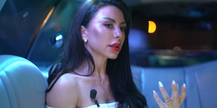 “Do iki nga Shqipëria!”/ Shpërthen aktivistja ndaj politikanëve Shqiptarë: Haram o analfabetë…