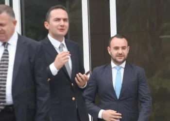 Ish-deputeti i PD “pa dorashka”: Me Klevis Balliun nuk pi as për kafe, jo më t’i kërkoj…