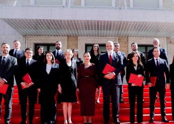LAJM I FUNDIT/ Rama bën ndryshime në Qeveri, sapo firmoset…