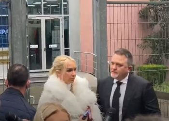 I shoqëruar nga moderatorja, mësohet arsyeja pse shkoi Jul Deda në SPAK. U surprizua nga…