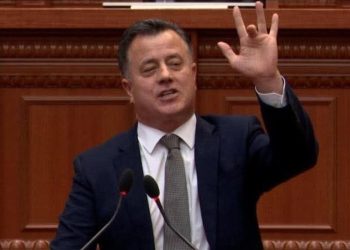 Ish-deputeti i PD befason: Flamur Noka me zor ka mbaruar fakultetin…
