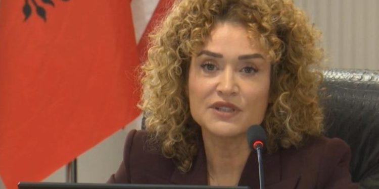 Kë vlerësoni më shumë, Dumanin apo Krajën? Ja çfarë thotë kandidatja e parë grua për postin e kreut të SPAK-ut…