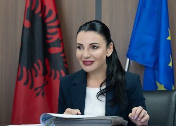 SUPER LAJM/ Shpallet vendimi i Gjykatës Kushtetuese, Belinda Balluku kthen në detyrë…