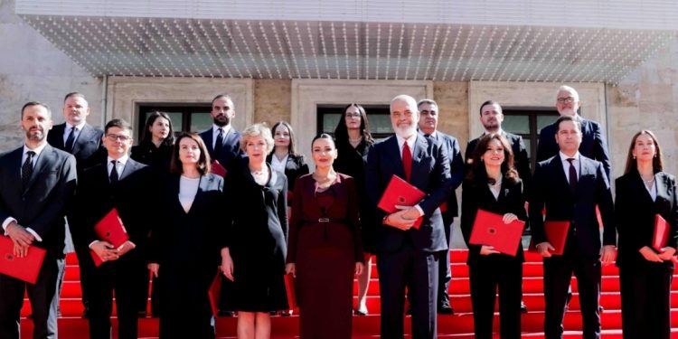 Lajm i Fundit/ Ndryshime në kabinet, Rama sapo shkarkon nga detyra…