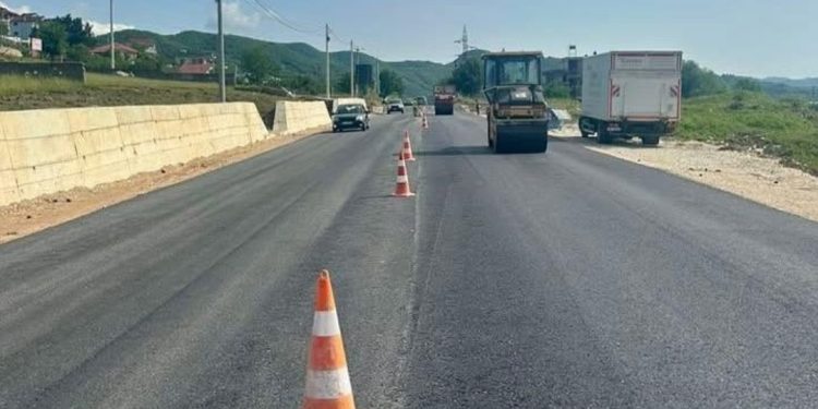 Ministri poston PAMJET dhe jep lajmin e bukur: Po ndërtohet rruga e re në…