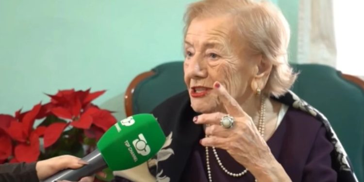 Sot feston 93 vjetorin e lindjes, aktorja e madhe Tinka Kurti rrëfehet nga azili: Pres të më bëni…