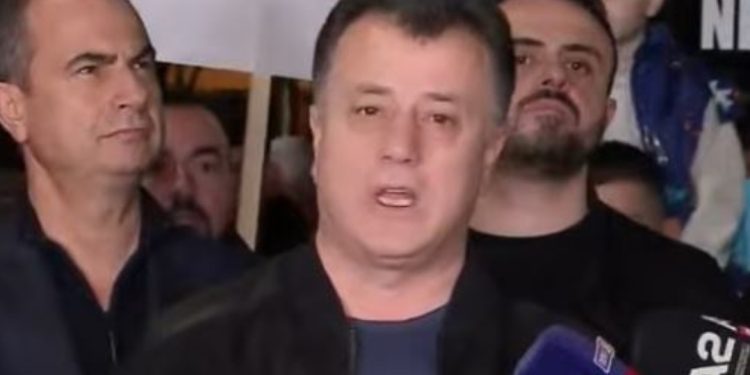 Protesta e Berishës/ Flamur Noka “shpërthen”: Nuk e dimë se kur do mbarojë…