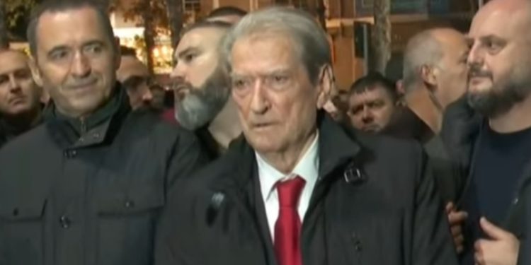 “Rama është në rrethim!”/ Berisha: Do i shkojmë në Surrel! Shtëpia e tij…