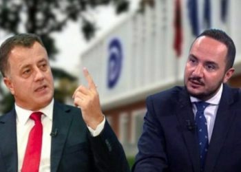 “Plas” sherri brenda PD/ Salianji “shpërthen” ndaj Flamur Nokës: Je idiot dhe pazarxhi! Është ulëritëse…