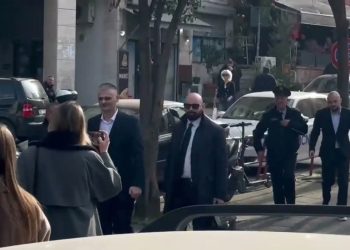 EMRAT/ Gjyli e Elezi në “arrest shtëpie”, emërohen drejtuesit e rinj të ARRSH dhe KESH. Kush janë…