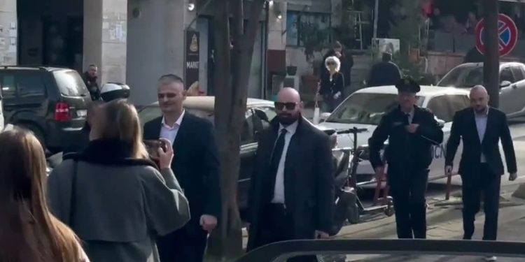 EMRAT/ Gjyli e Elezi në “arrest shtëpie”, emërohen drejtuesit e rinj të ARRSH dhe KESH. Kush janë…