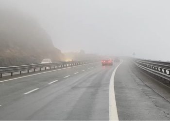 Priten reshje dëbore! Aksi kombëtar “pushtohet” nga mjegulla e dendur…