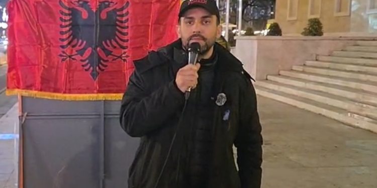 Lapaj thirrje për dorëheqje: Ramës i ka ardhur fundi, të dalim në…