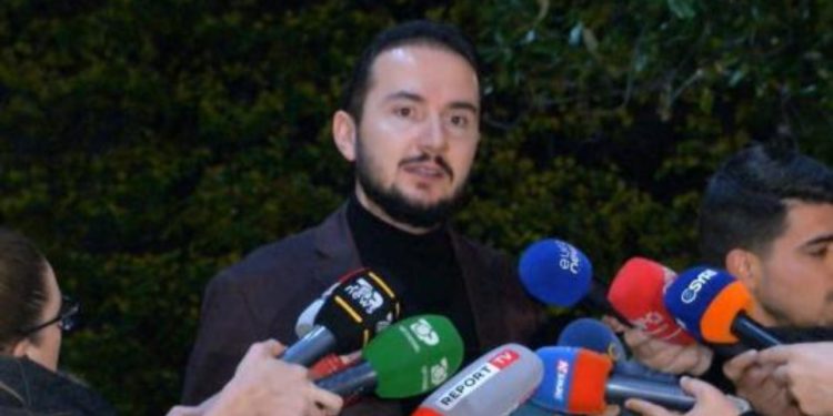 Pse ke ardhur në protestë, Berisha do të përjashtojë nga PD? Përgjigjet Salianji…