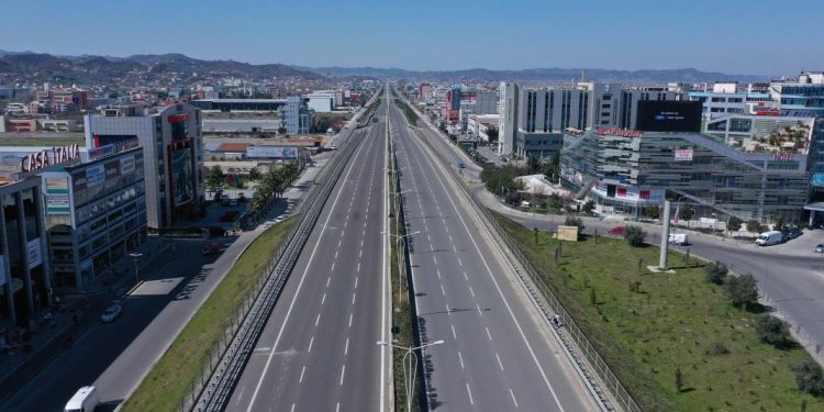 Punimet për zgjerimin e autostradës Tiranë-Durrës, ja detajet e fundit…