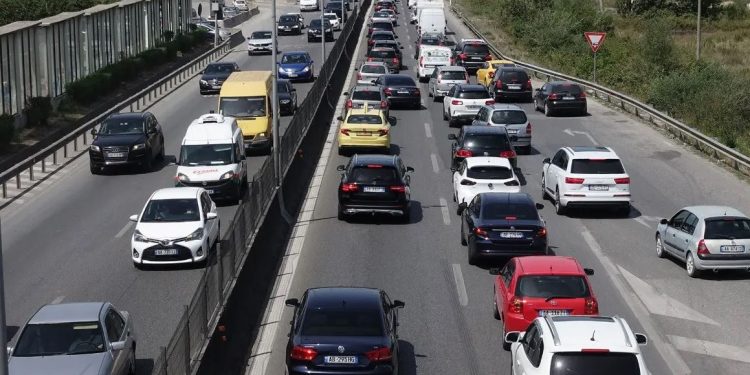 Ndryshon çmimi i siguracionit të makinave/ Ja sa do të paguajnë shoferët pas Janarit…